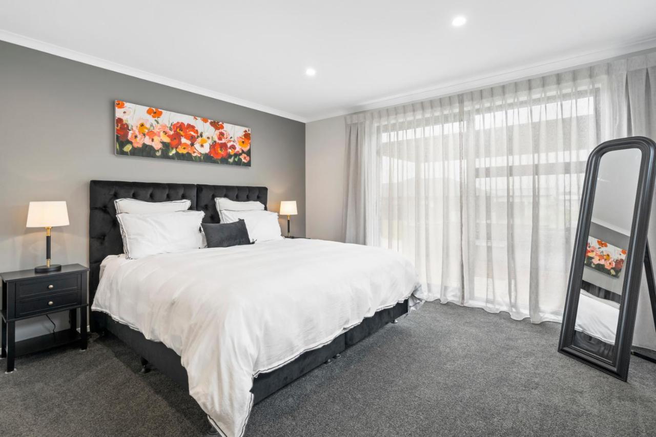 Pride Of Pinot - Martinborough Holiday Home 외부 사진