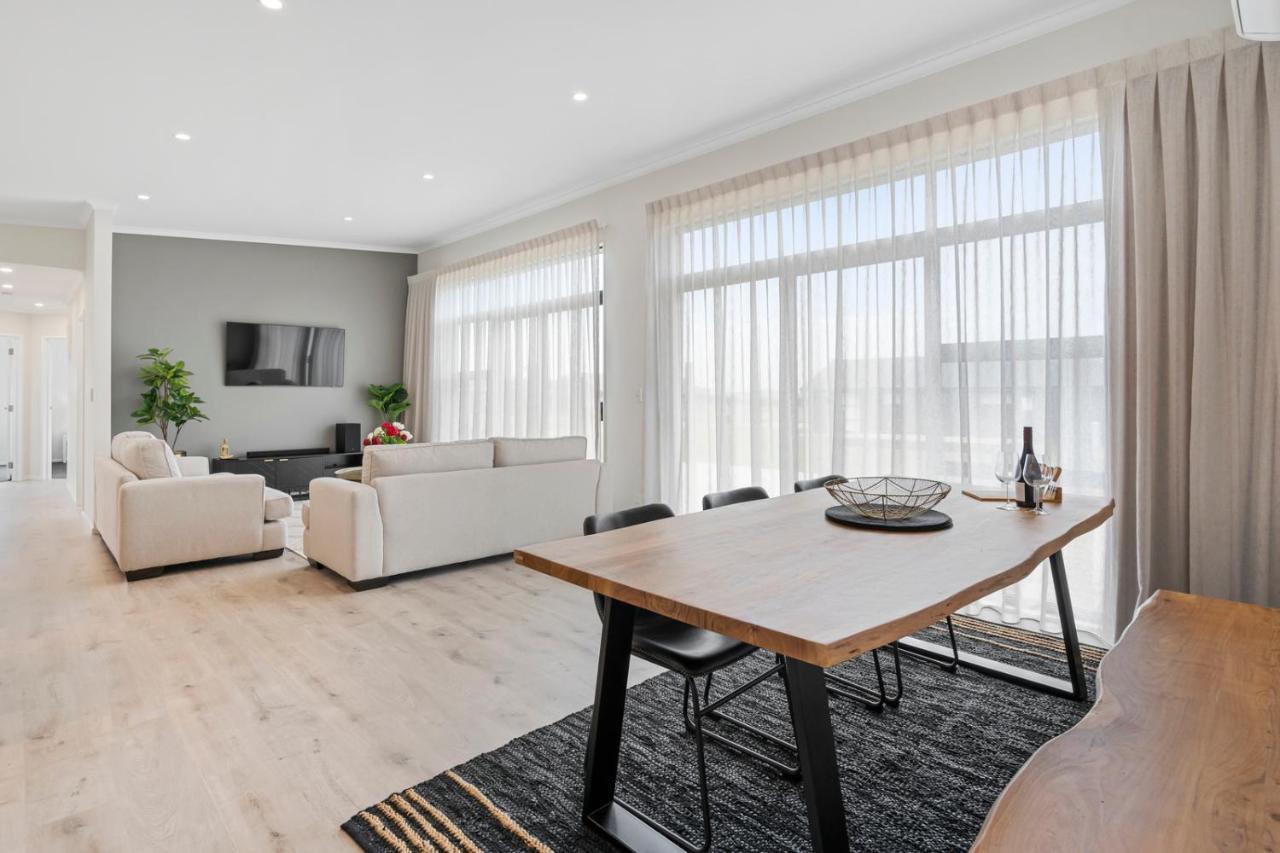 Pride Of Pinot - Martinborough Holiday Home 외부 사진